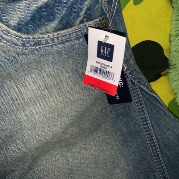 Girls GAP denim embroidered skirt size 6 (small) - Picture 3 of 5